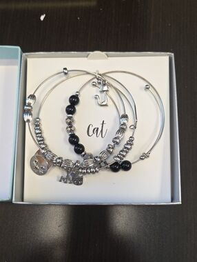 Kohl's Silver and Black Cat Charm Stackable Bracelet Set of 3 NIB